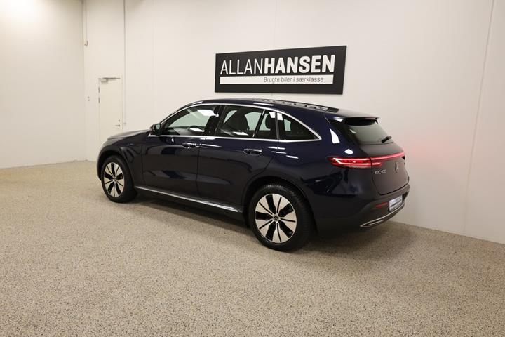 Blå Mercedes EQC400 fra 2023
