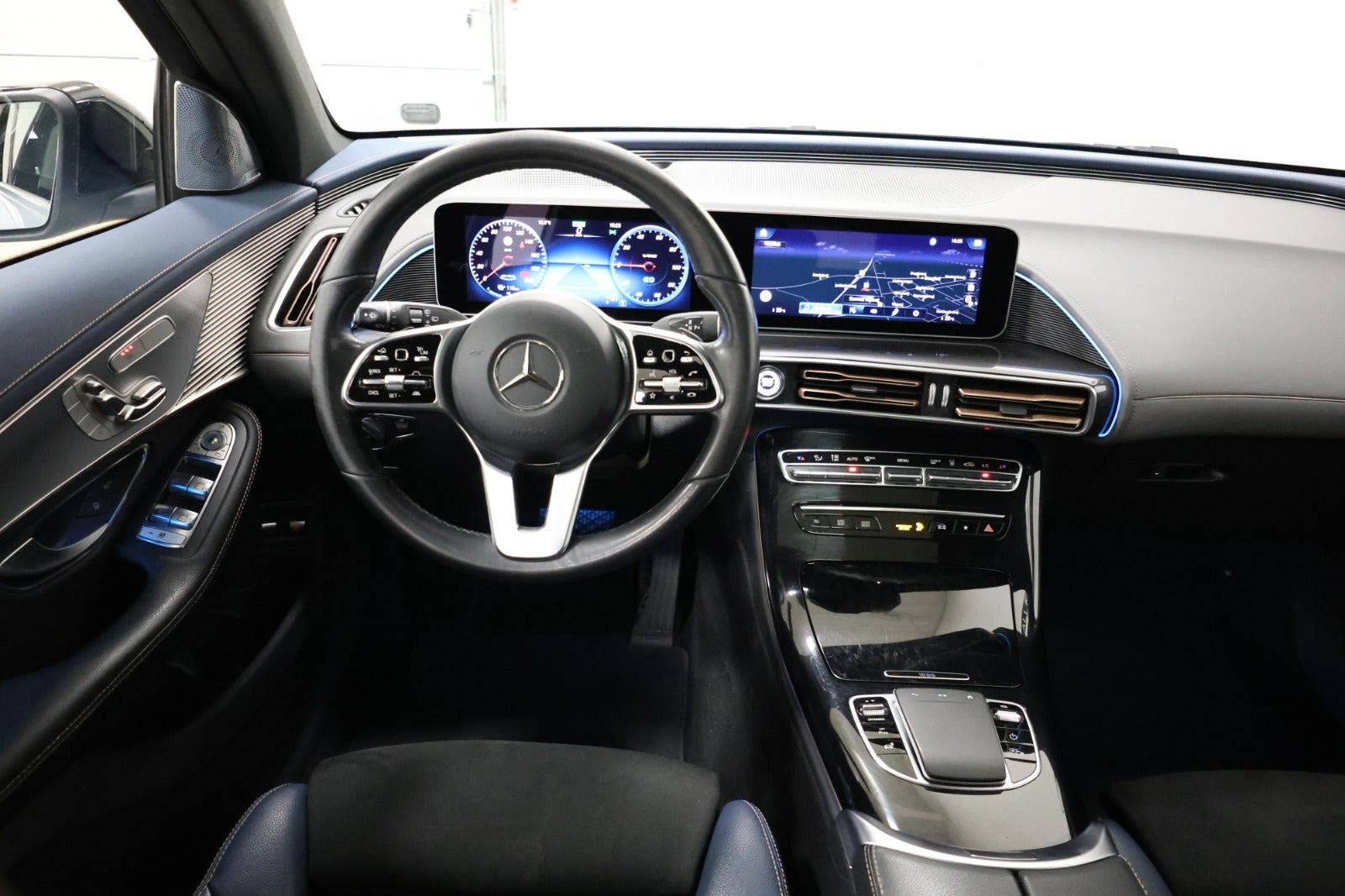 Sort Mercedes EQC400 fra 2019