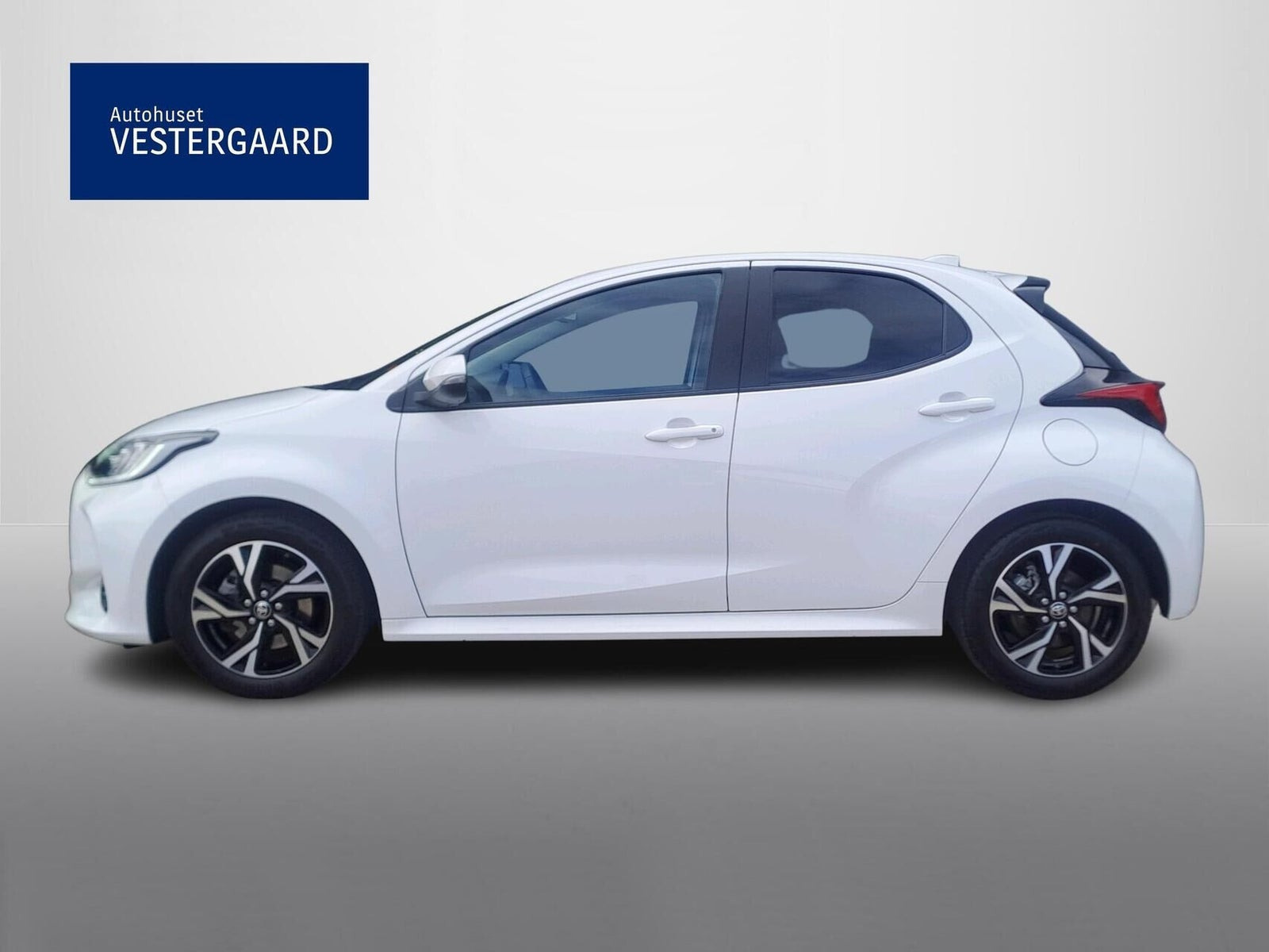 Hvid Toyota Yaris fra 2024