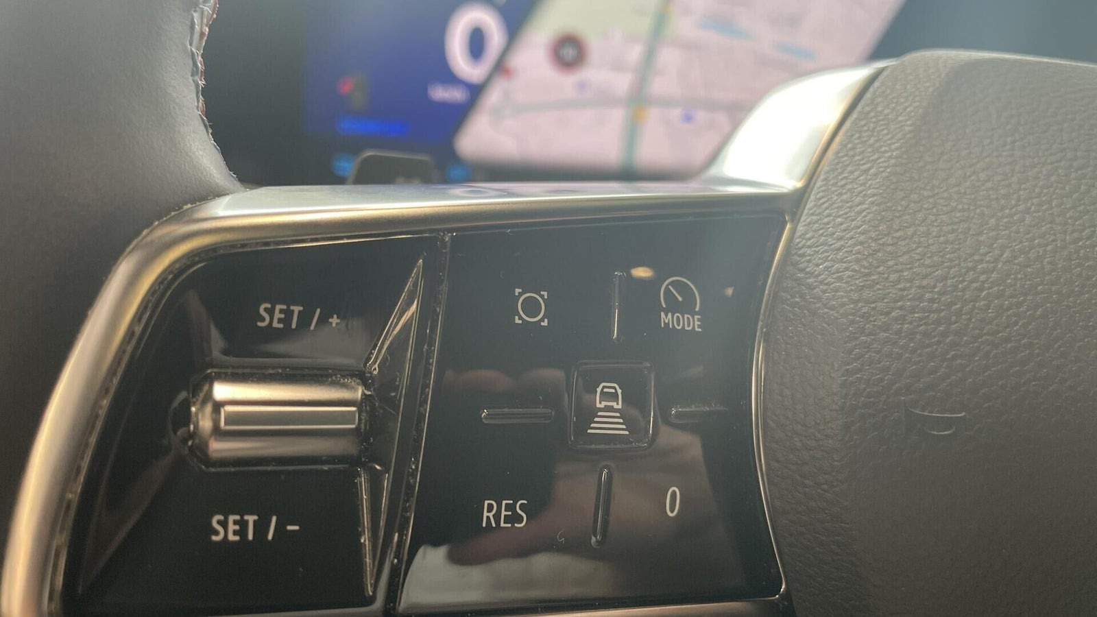 Sort Renault Scenic E-Tech fra 2024
