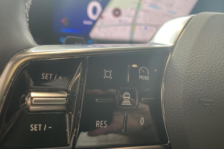 Sort Renault Scenic E-Tech fra 2024