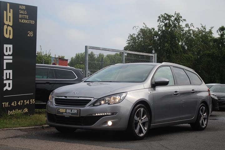 Sølv Peugeot 308 fra 2016