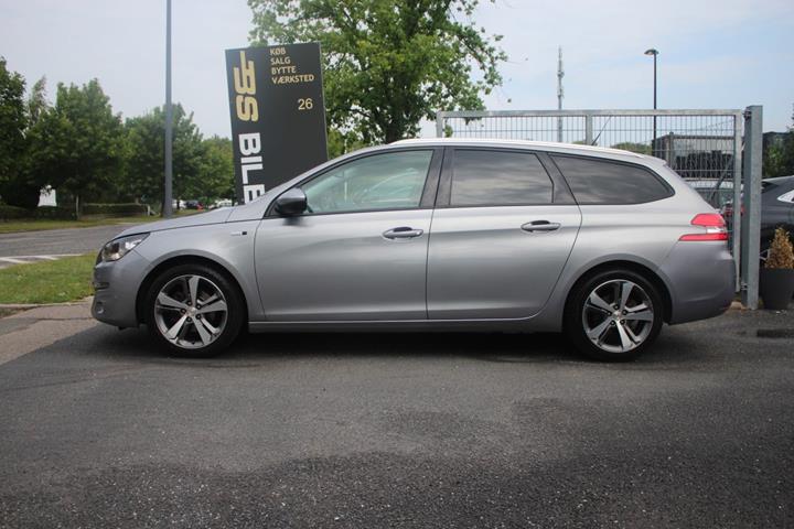Sølv Peugeot 308 fra 2016