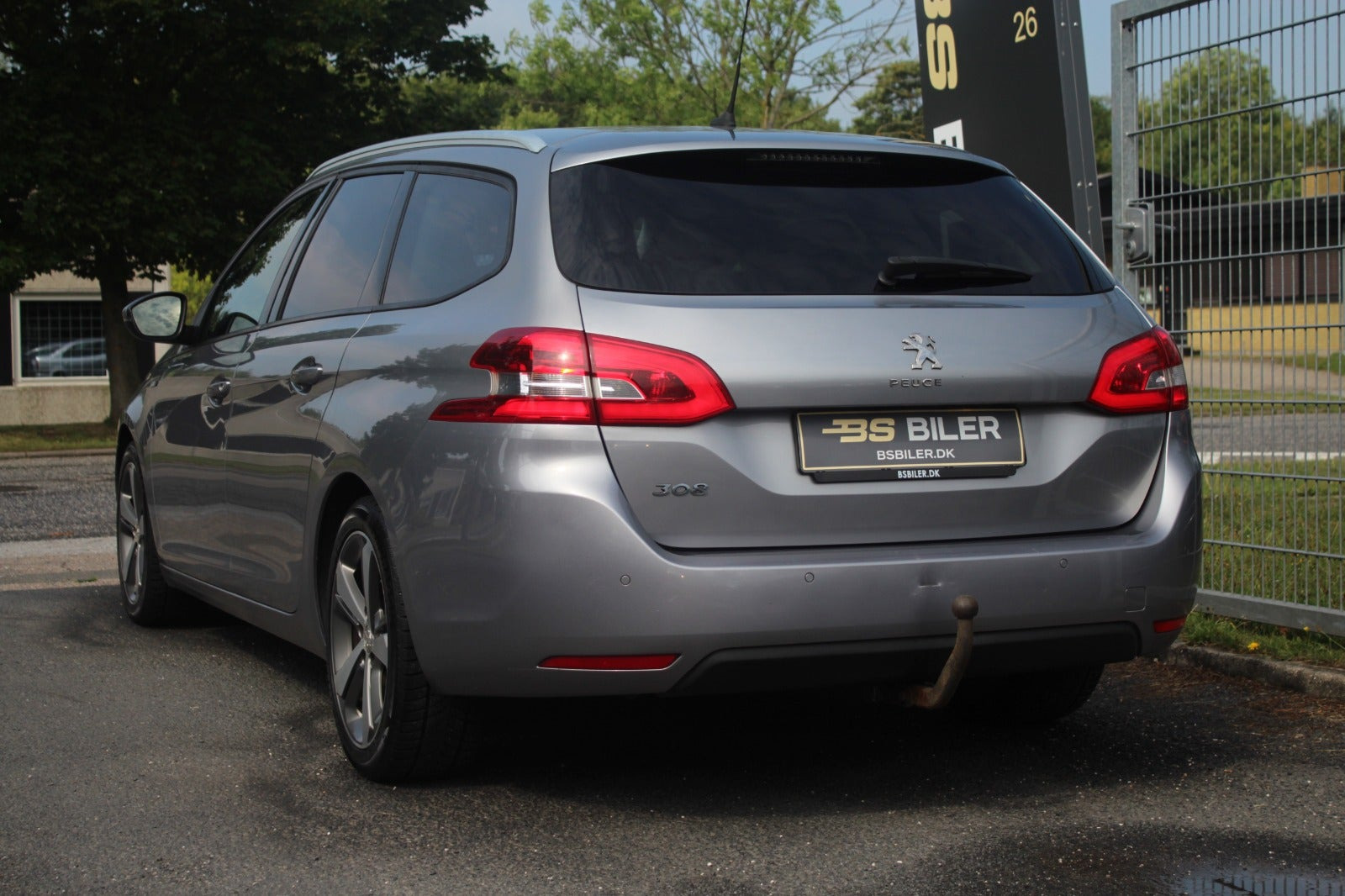 Sølv Peugeot 308 fra 2016