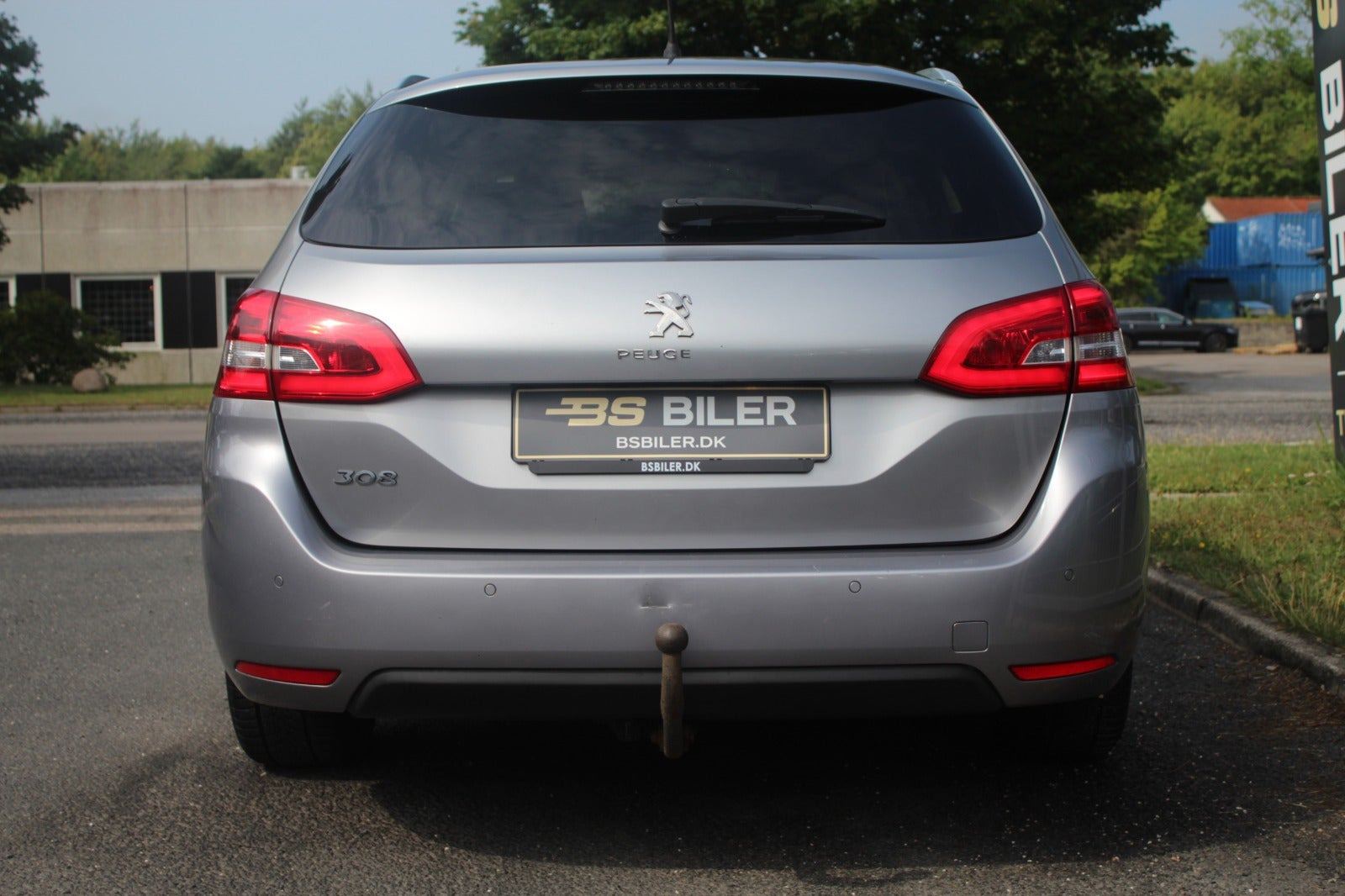 Sølv Peugeot 308 fra 2016