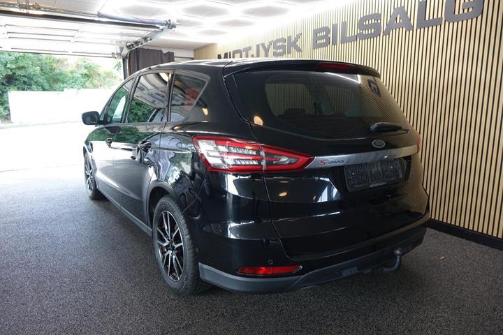 Sort Ford S-MAX fra 2016