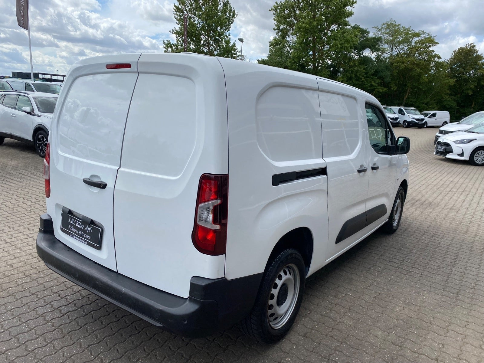 Hvid Citroën Berlingo fra 2021