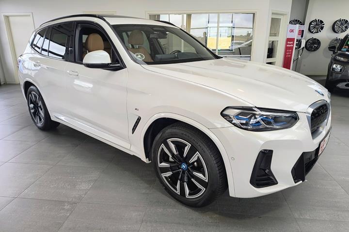 Hvid BMW iX3 fra 2022