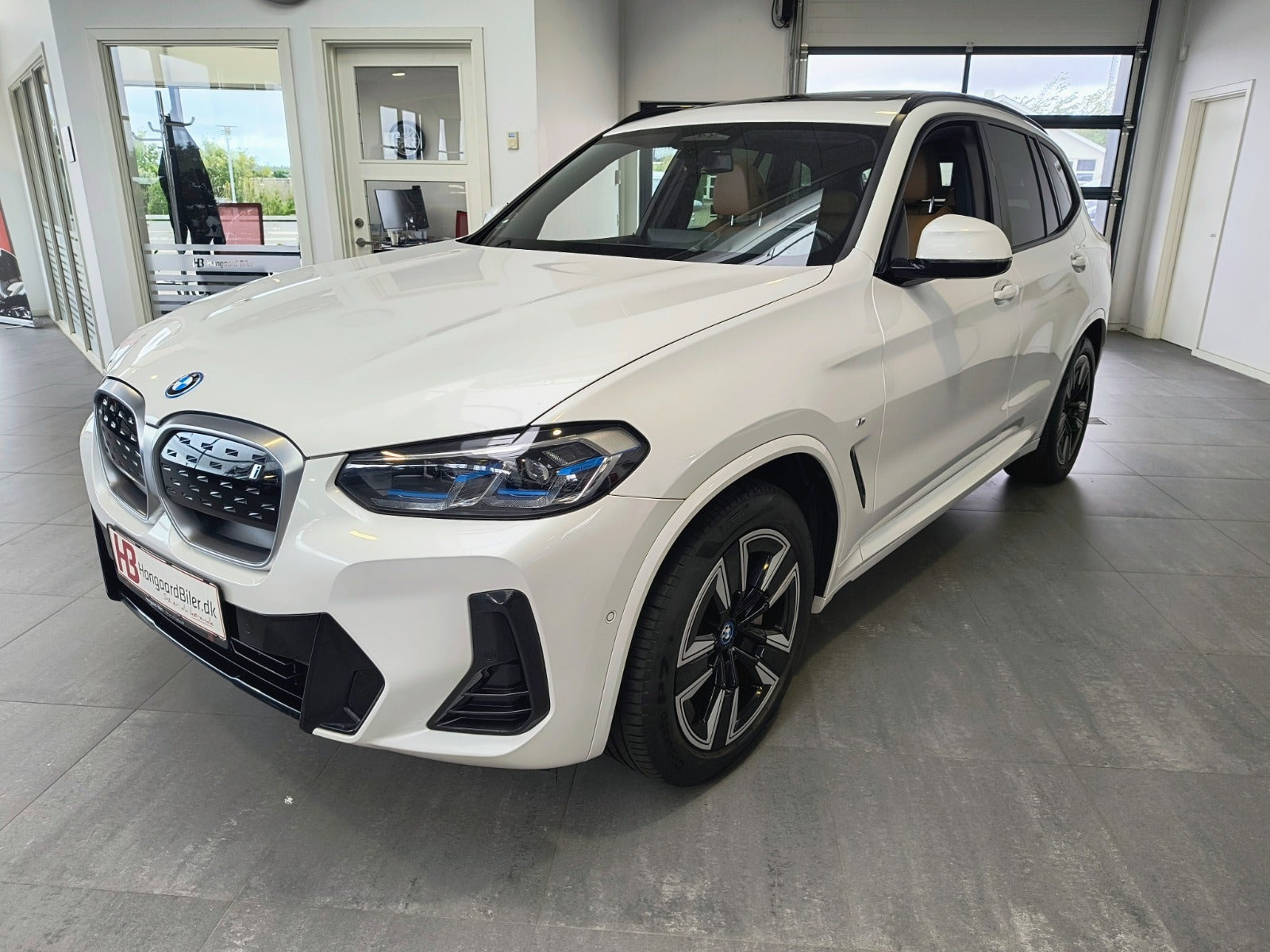 Hvid BMW iX3 fra 2022