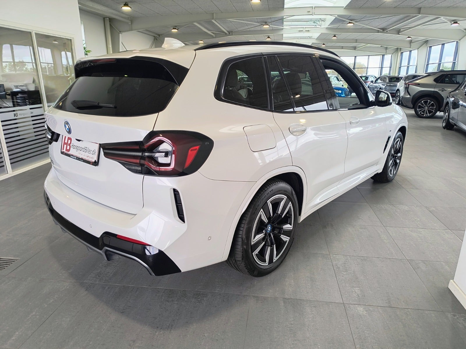 Hvid BMW iX3 fra 2022