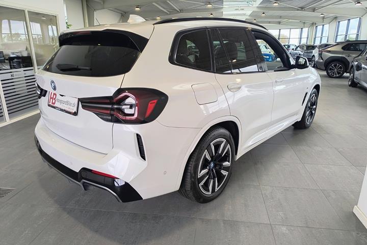 Hvid BMW iX3 fra 2022