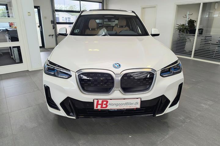Hvid BMW iX3 fra 2022