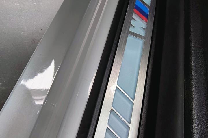 Hvid BMW iX3 fra 2022