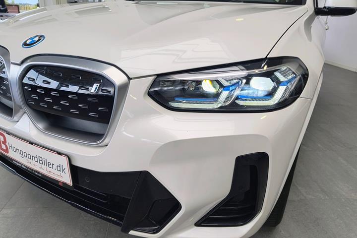 Hvid BMW iX3 fra 2022