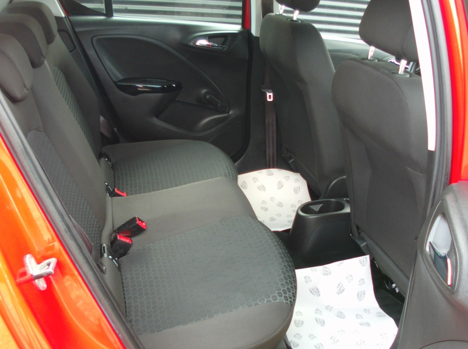 Rød Opel Corsa fra 2018