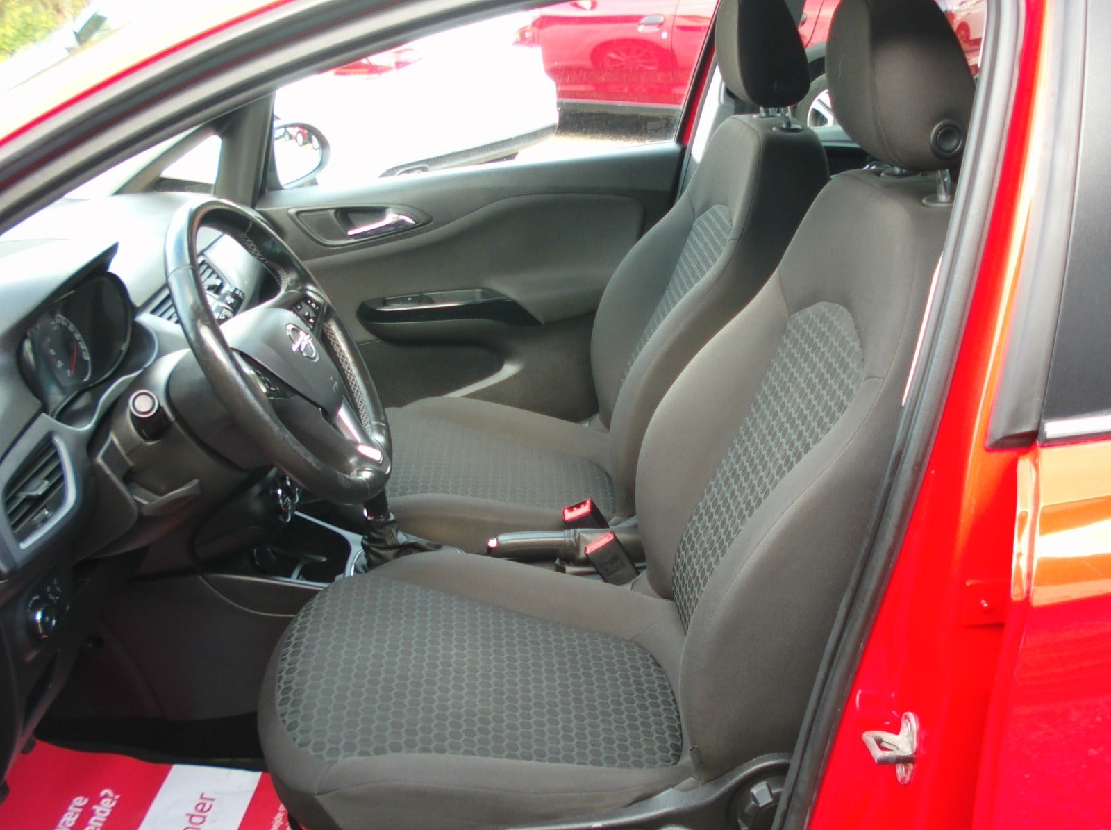 Rød Opel Corsa fra 2018