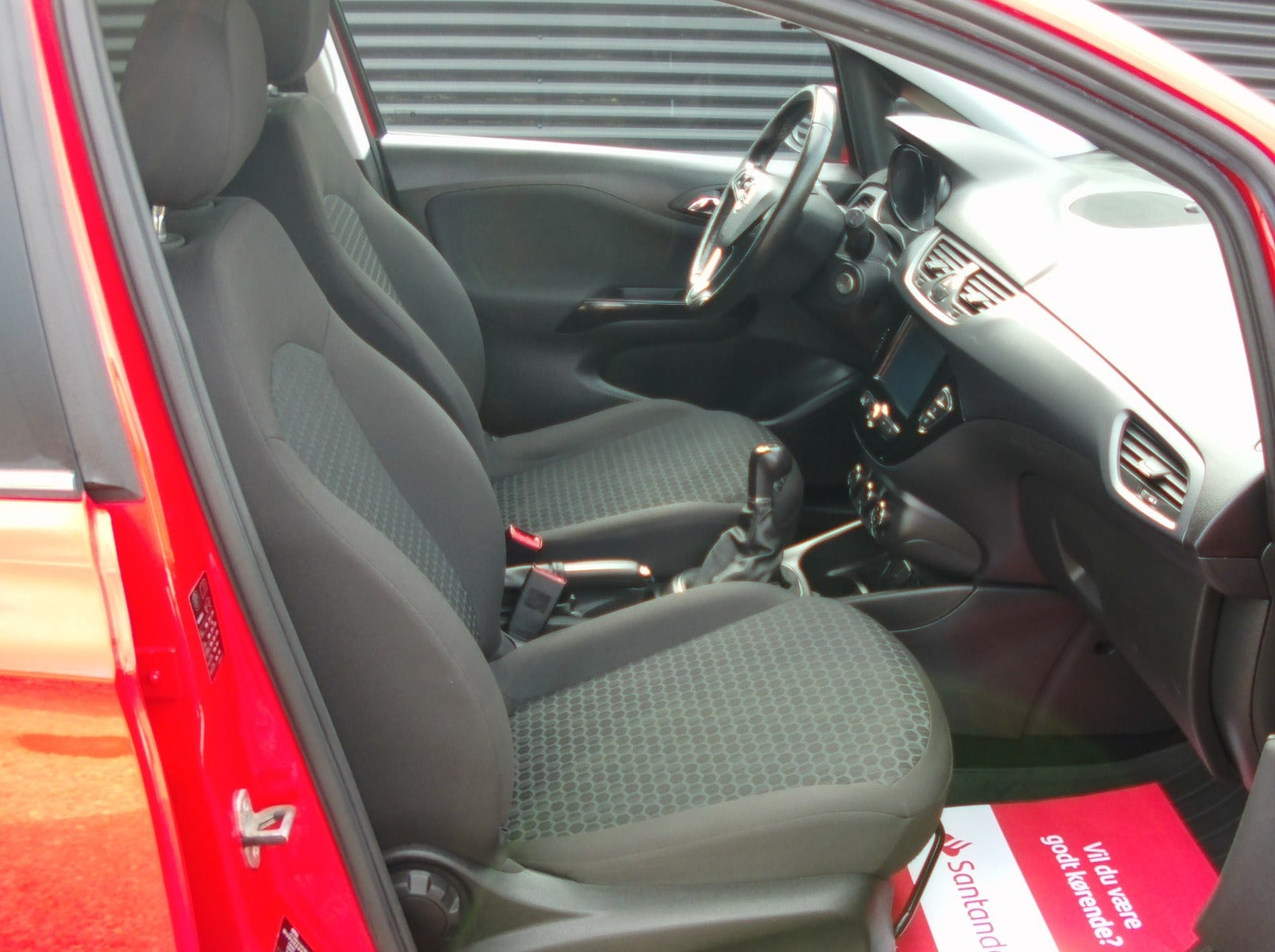 Rød Opel Corsa fra 2018