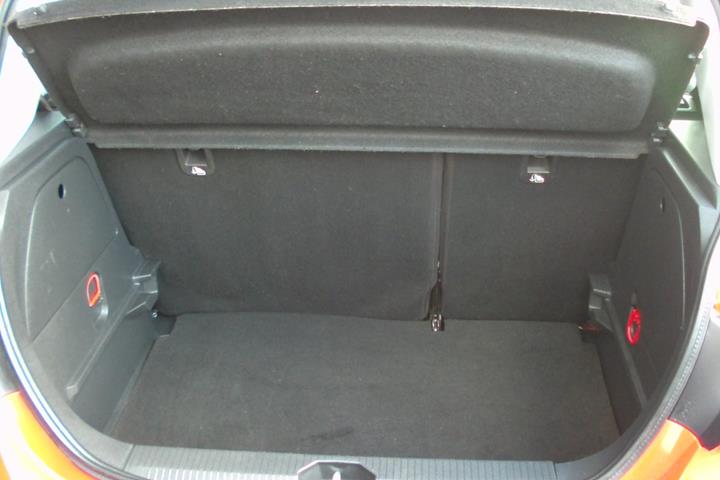 Rød Opel Corsa fra 2018