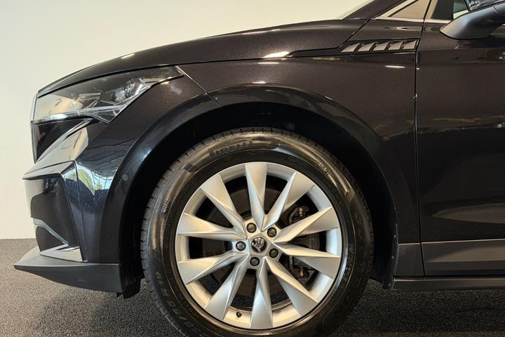 Sort Skoda Enyaq fra 2022