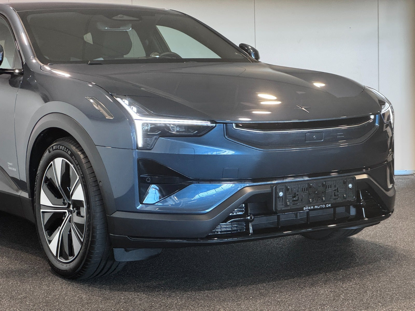 Blå Polestar 3 fra 2025