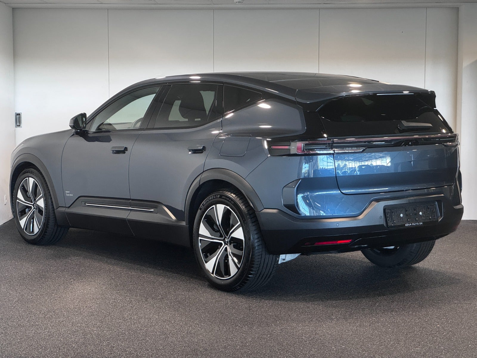 Blå Polestar 3 fra 2025