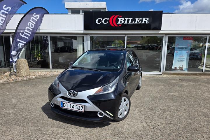 Sort Toyota Aygo fra 2015