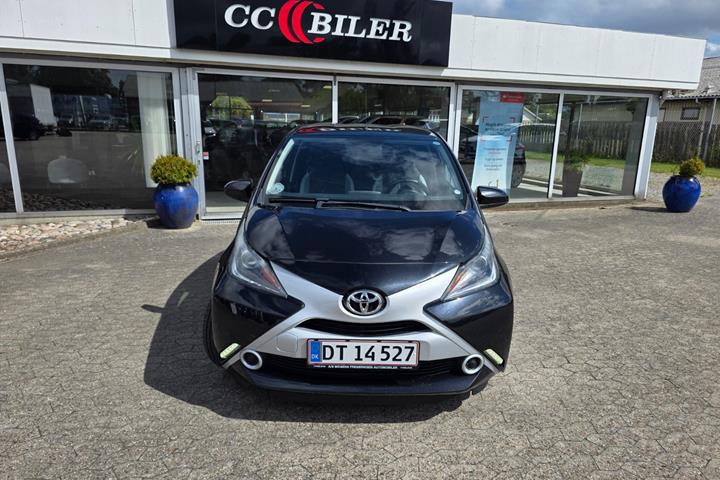 Sort Toyota Aygo fra 2015