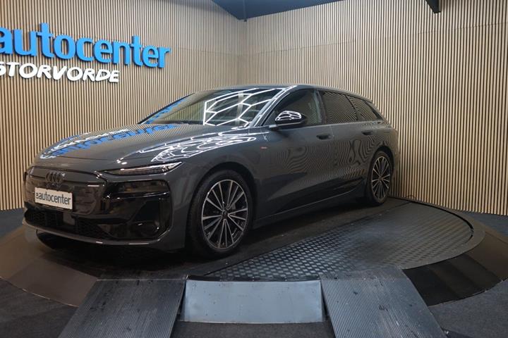 Grå Audi A6 e-tron fra 2025
