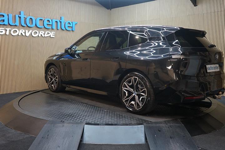 Sort BMW iX fra 2022