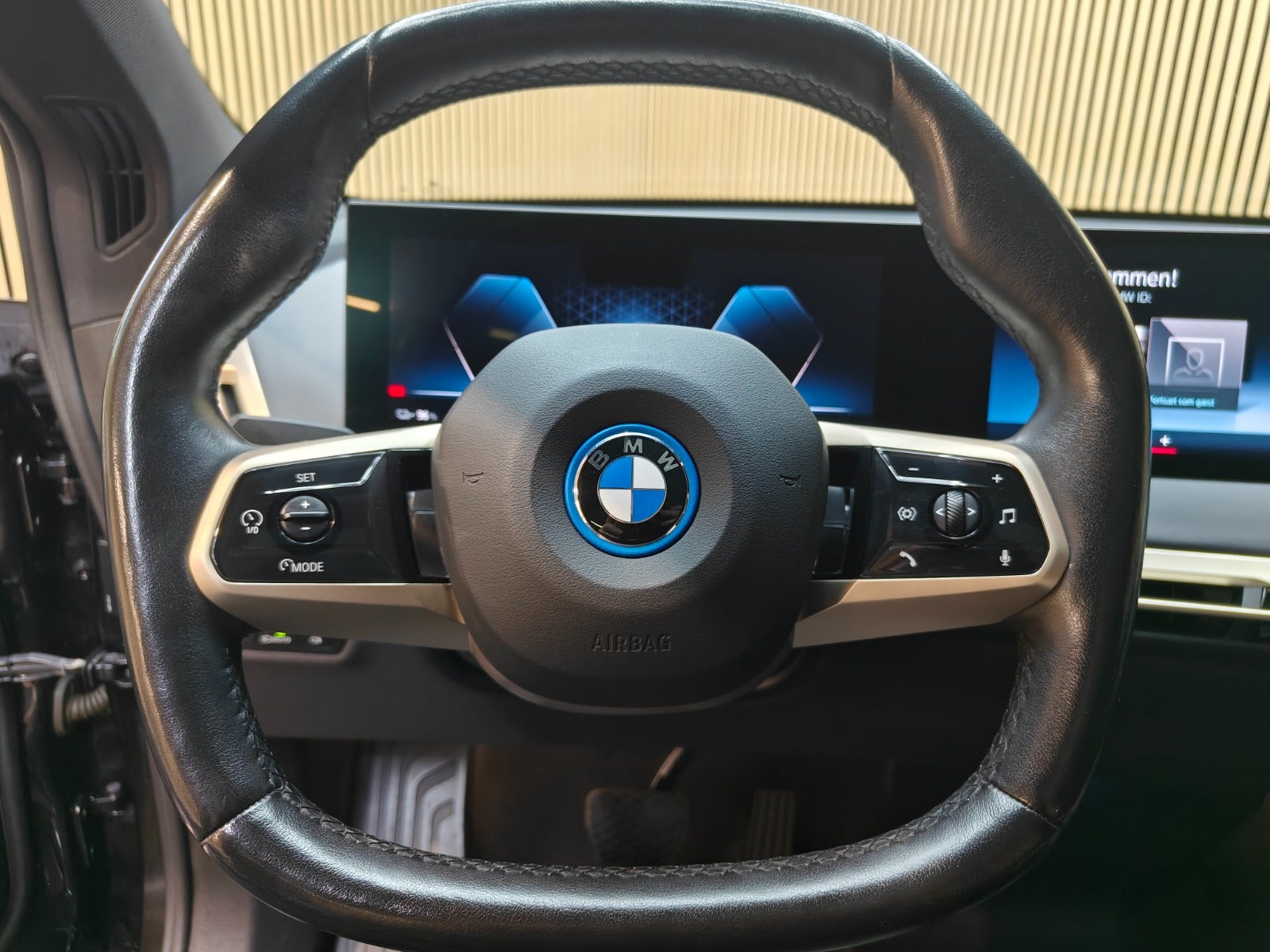 BMW iX xDrive40, 326hp, 2022