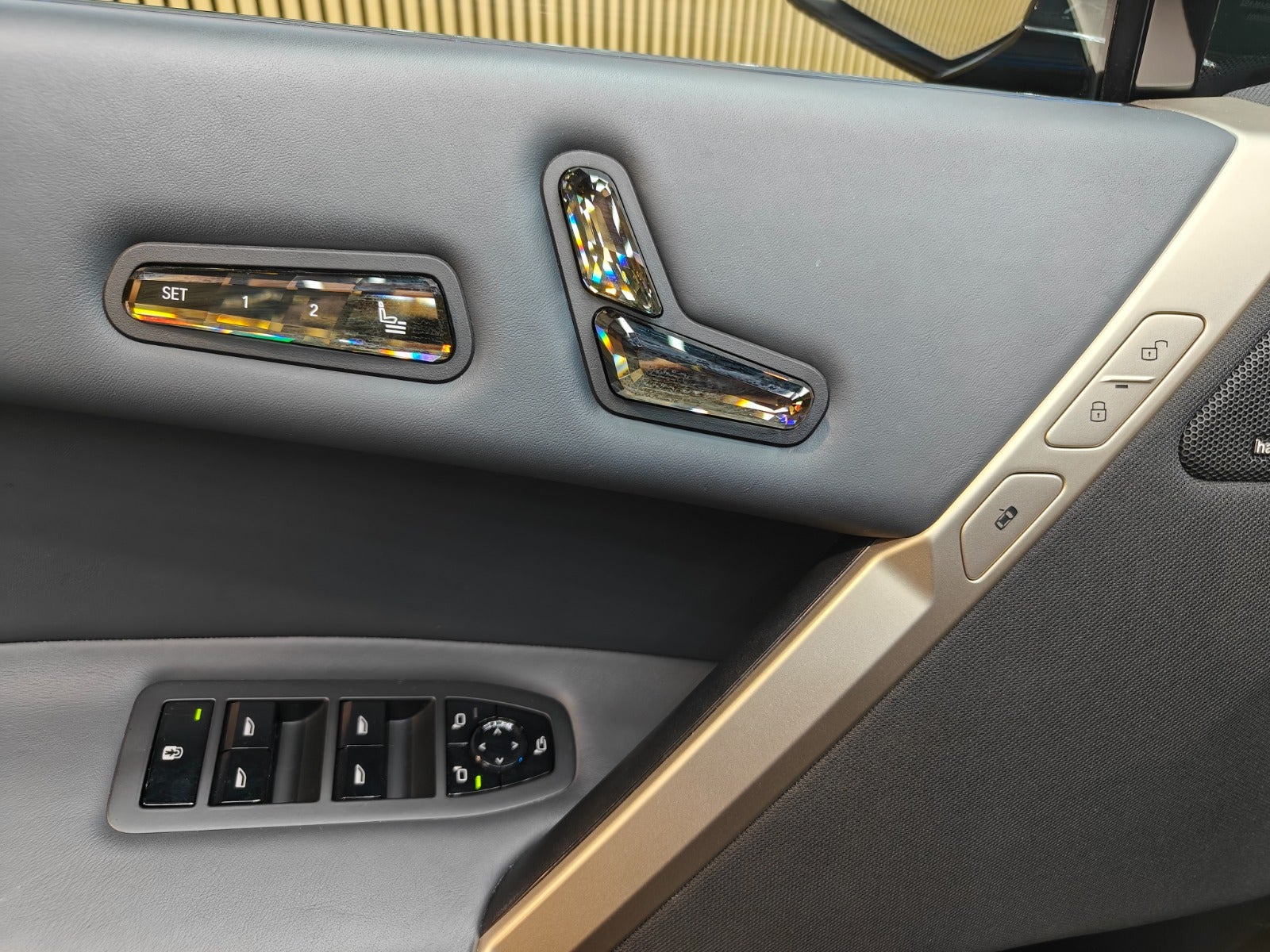 BMW iX xDrive40, 326hp, 2022