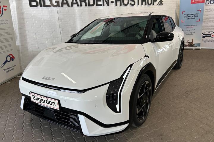 Hvid Kia EV4 fra 2026 set udefra