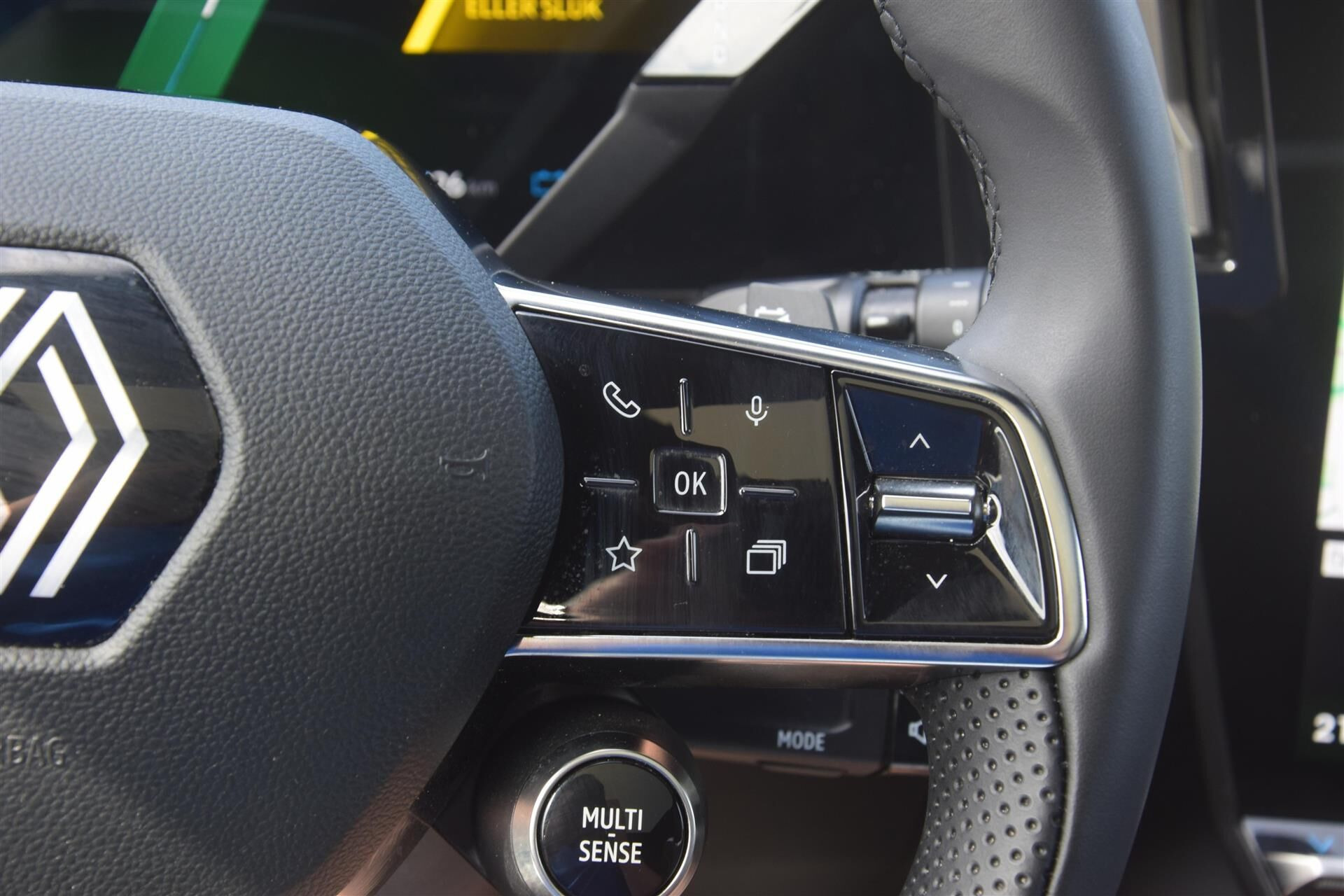 Grå Renault Scénic fra 2024