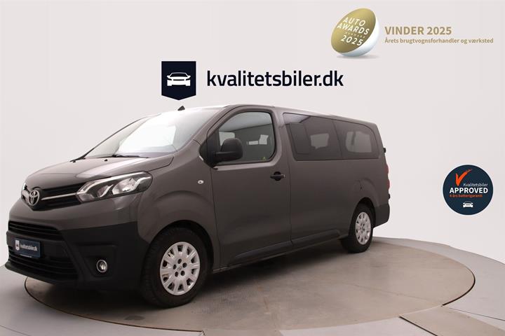 Grå Toyota Proace Verso fra 2020