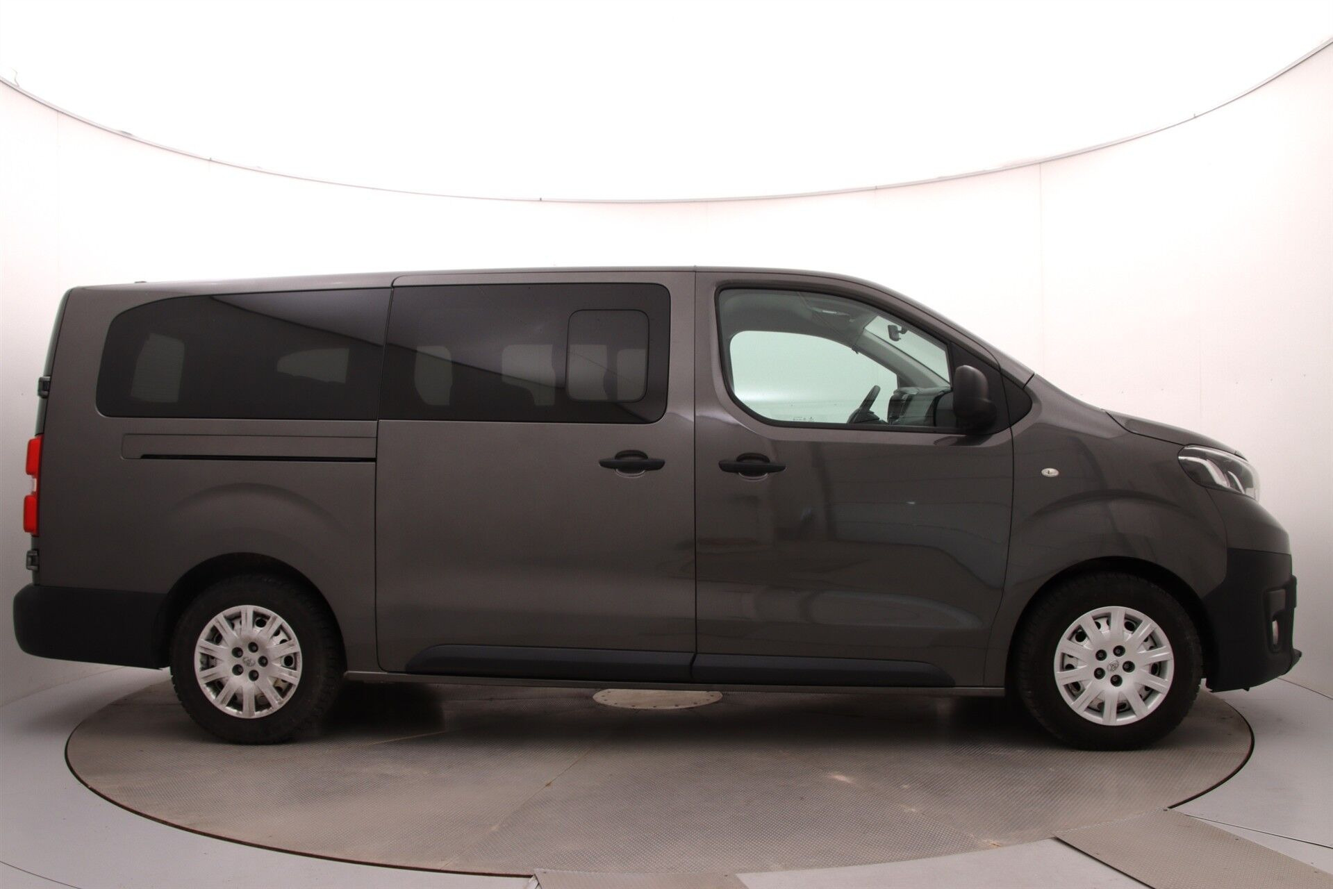 Grå Toyota Proace Verso fra 2020