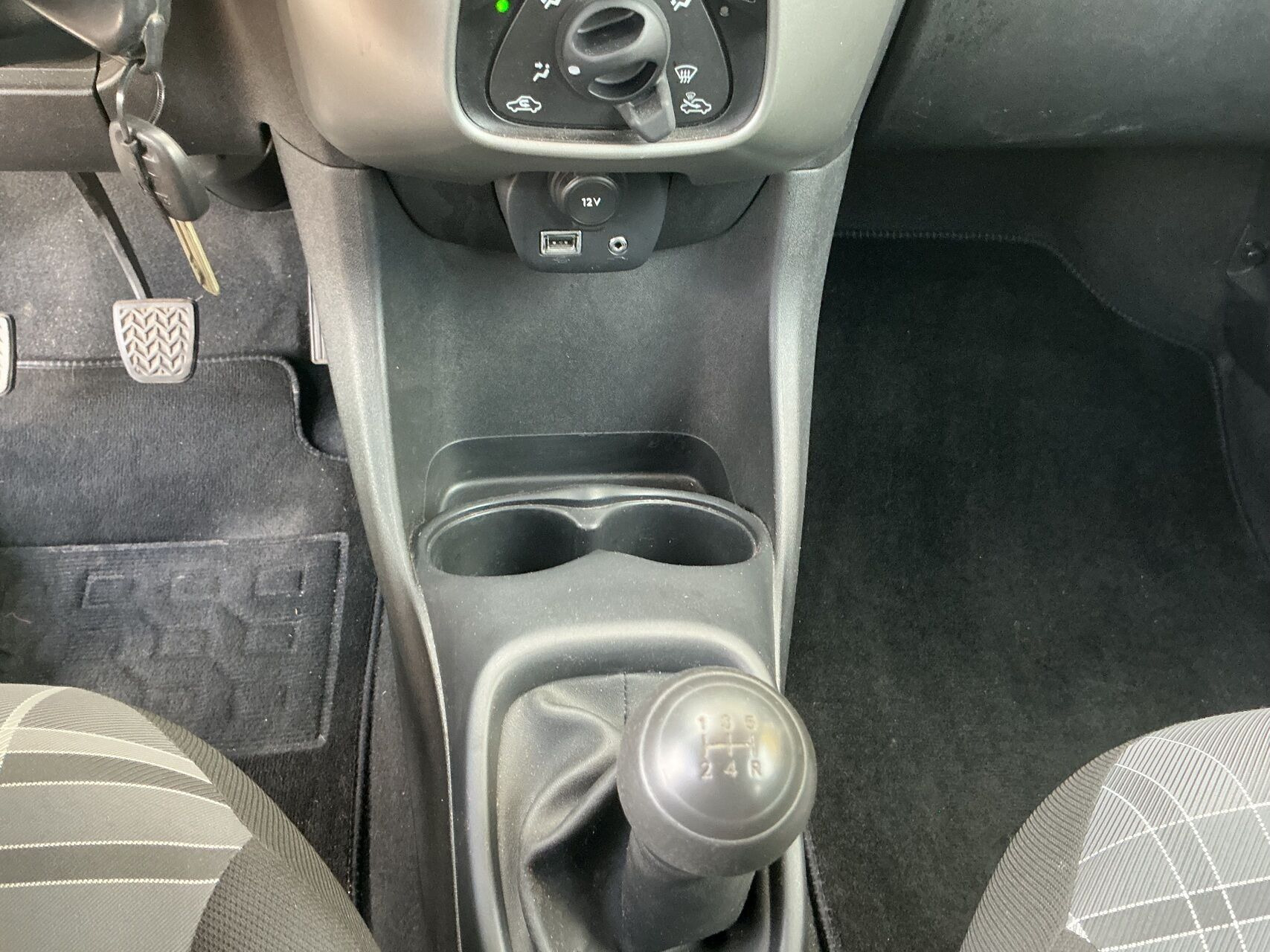 Hvid Peugeot 108 fra 2016