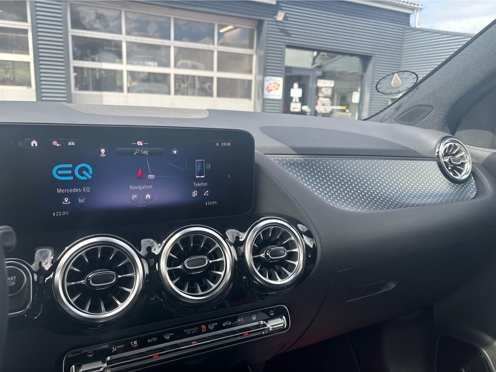 Sort Mercedes EQA 250+ fra 2025