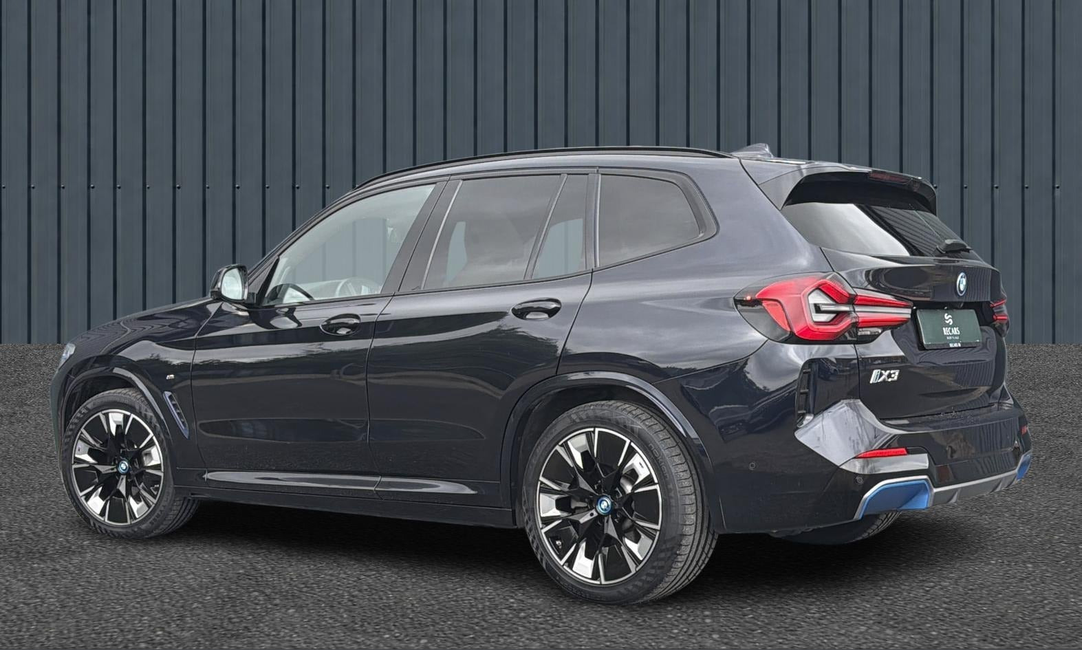 Sort BMW iX3 fra 2022
