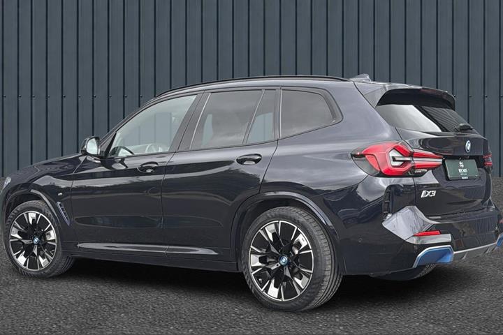 Sort BMW iX3 fra 2022