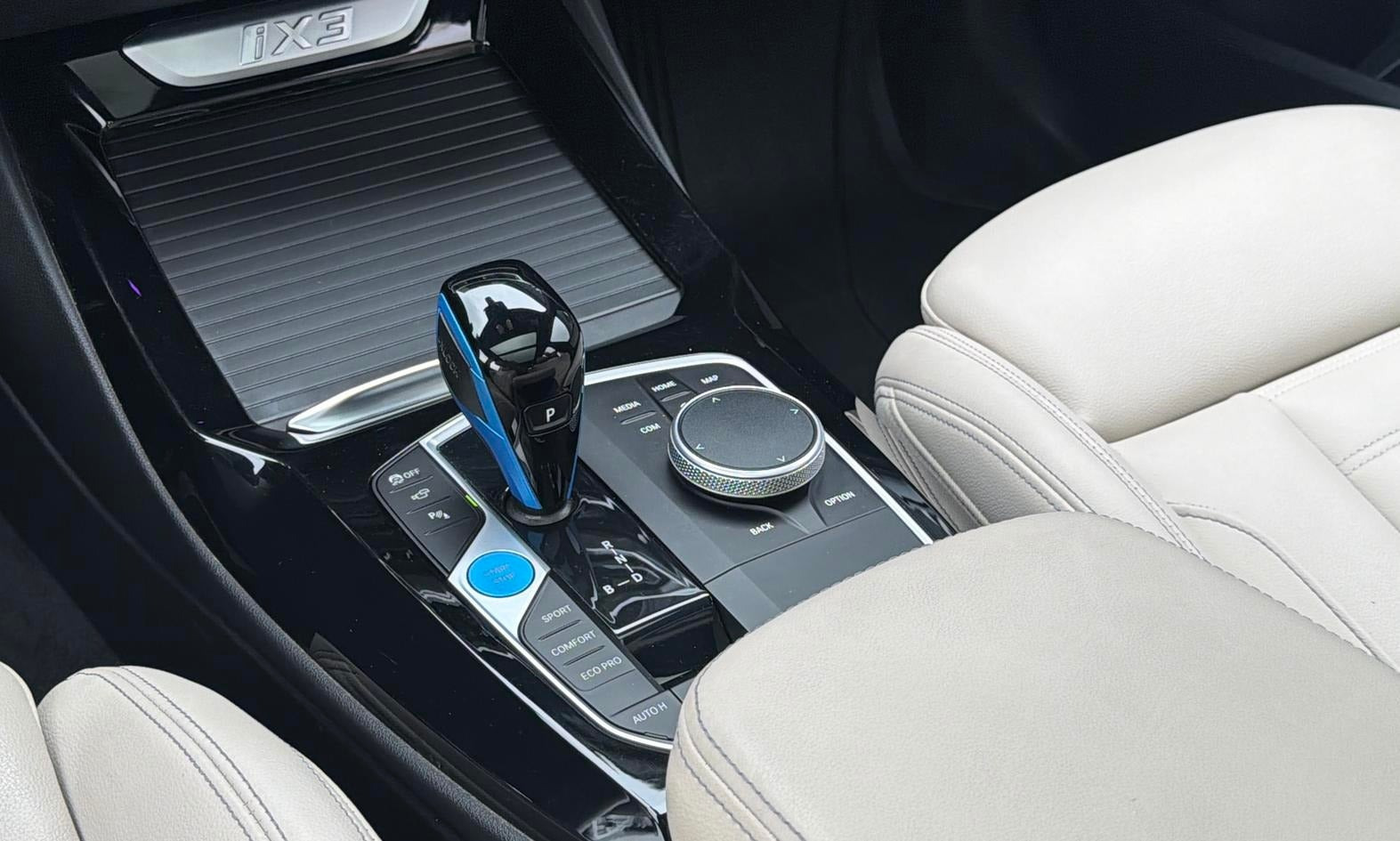 Sort BMW iX3 fra 2022