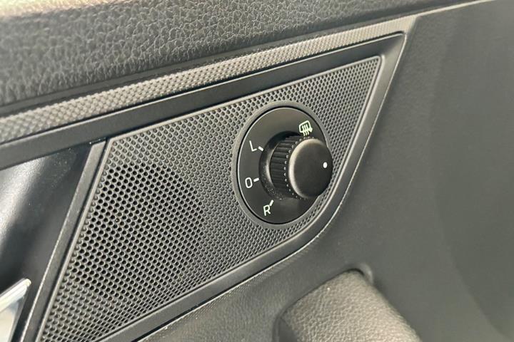 Grå Skoda Fabia fra 2016