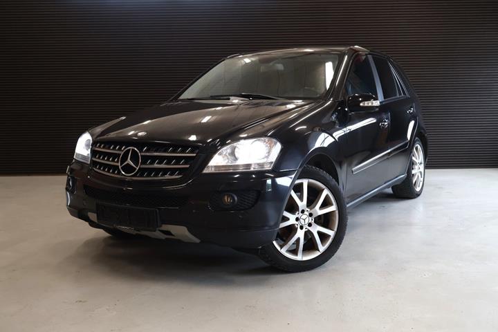 undefined Mercedes ML320 fra 2006 set udefra