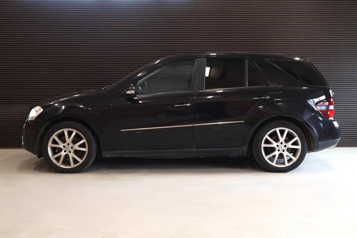 undefined Mercedes ML320 fra 2006 set udefra
