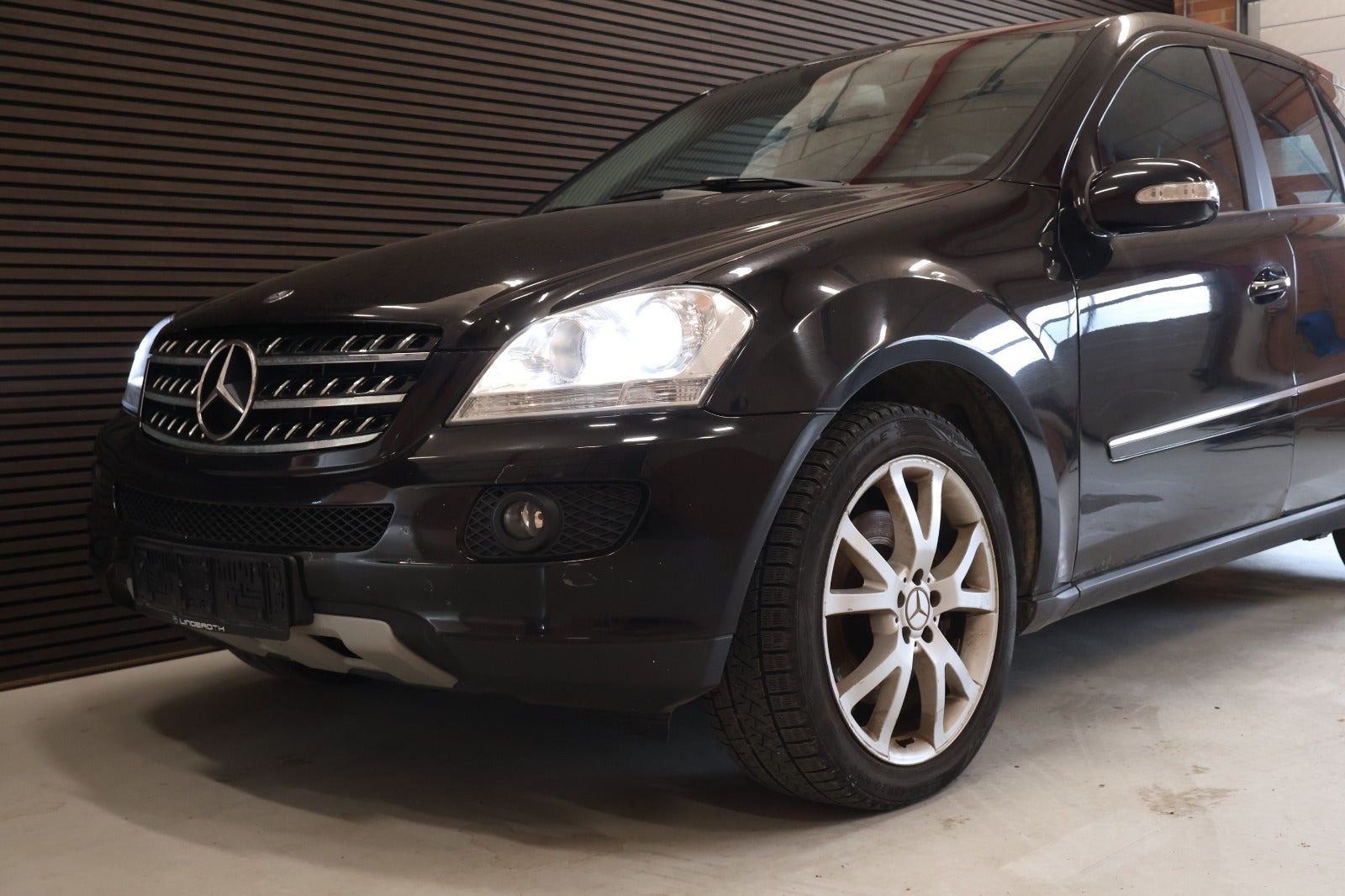 undefined Mercedes ML320 fra 2006 set udefra
