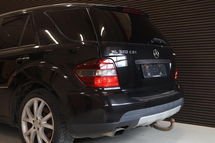undefined Mercedes ML320 fra 2006 set udefra