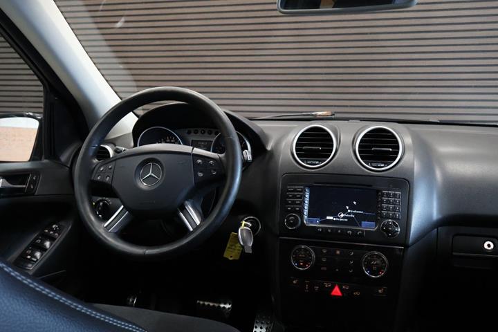 undefined Mercedes ML320 fra 2006