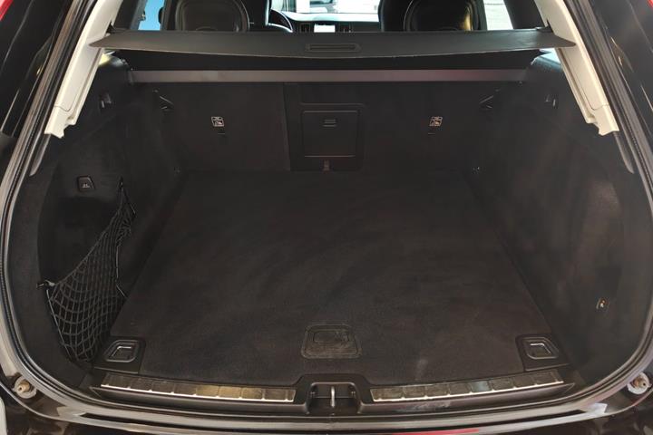 Sort Volvo XC60 fra 2022