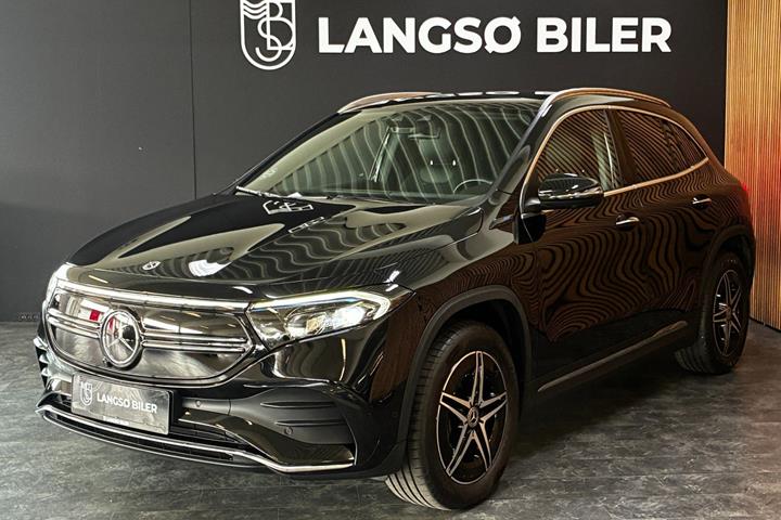 Sort Mercedes EQA250 fra 2022 set udefra