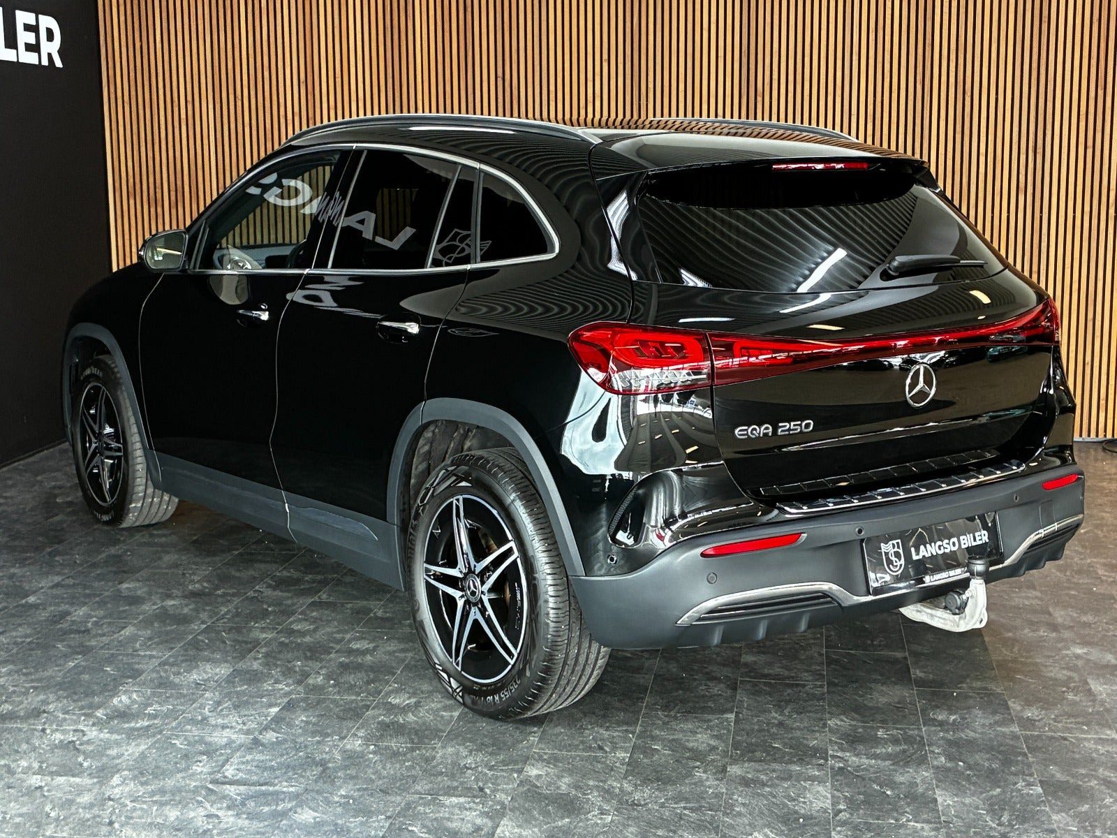 Sort Mercedes EQA250 fra 2022