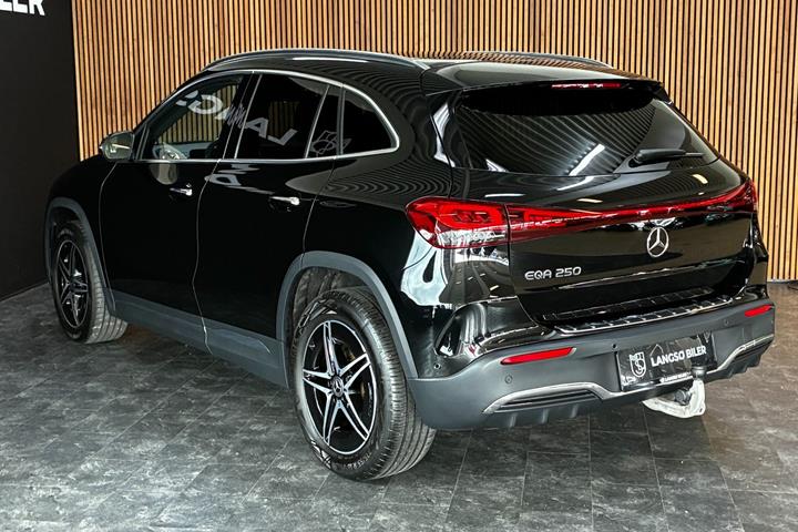 Sort Mercedes EQA250 fra 2022